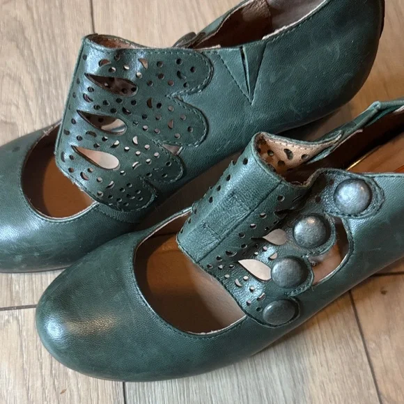 Miz Mooz Dark Green Leather Cutout Mary Jane Heels - Picture 3 of 11
